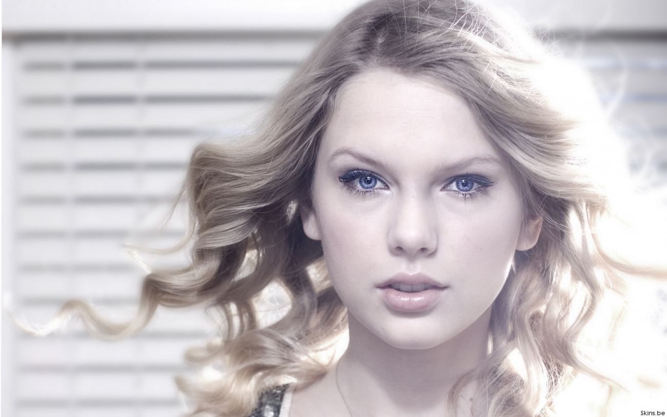 Ultra Wide Taylor Swift Wallpaper