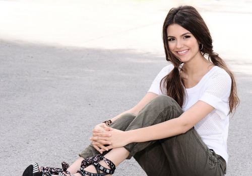 Victoria Justice Gorgeous Actress HD Wallpaper
