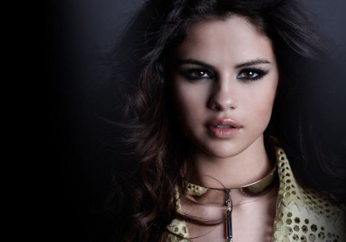 Gorgeous Selena Gomez Supermodel Wallpaper