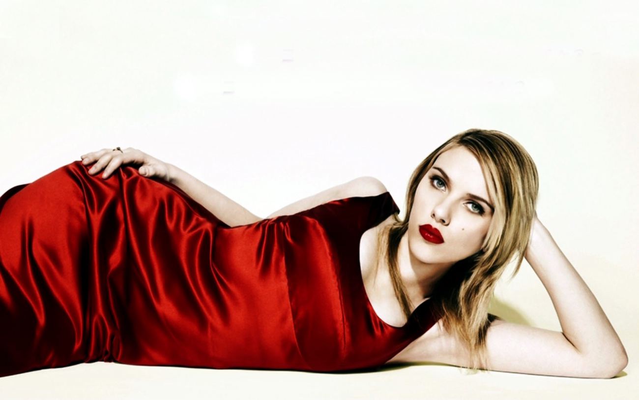 Scarlett Johansson Red Lips HD Wallpaper